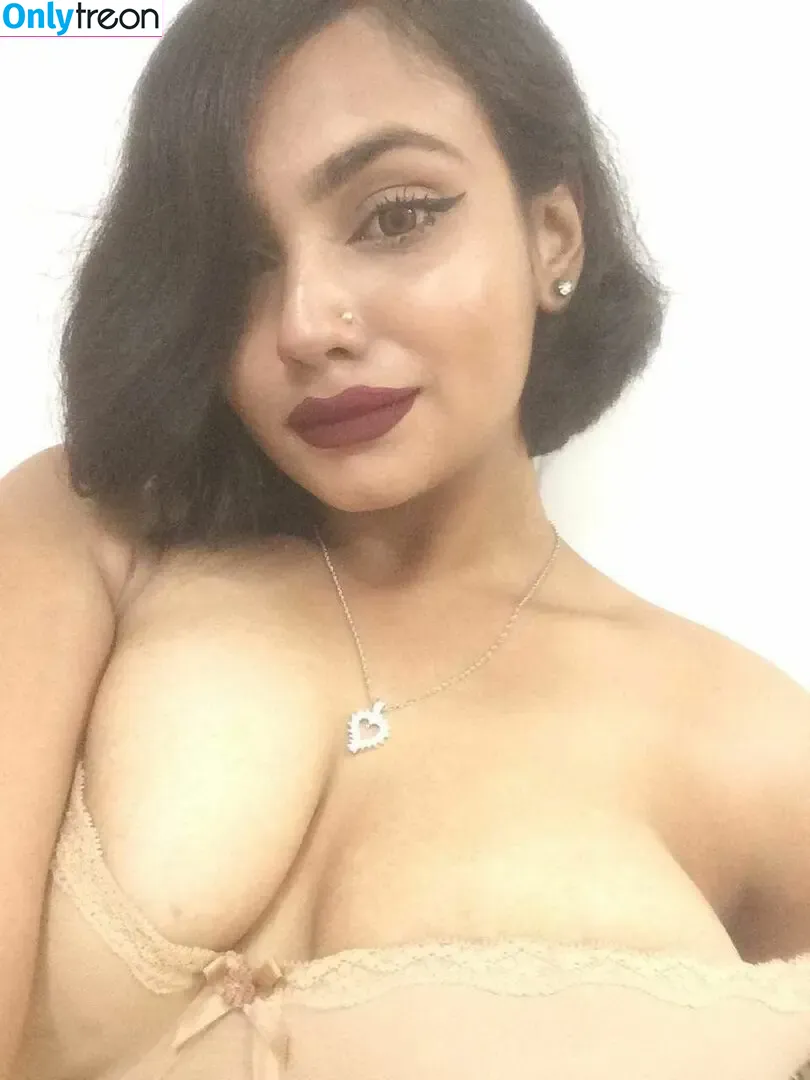 zamilah_n nude photo #0039 (Umme Zamilatun Naima)