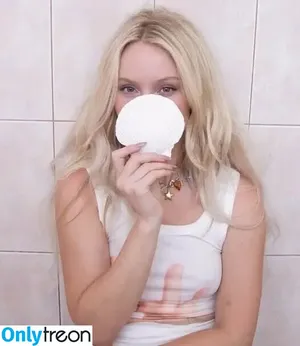 Zara Larsson / zaralarsson nude photo #1593