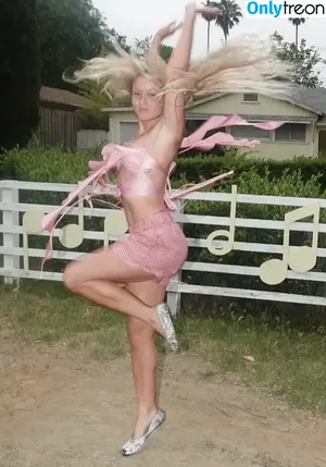 Zara Larsson / zaralarsson nude photo #1598