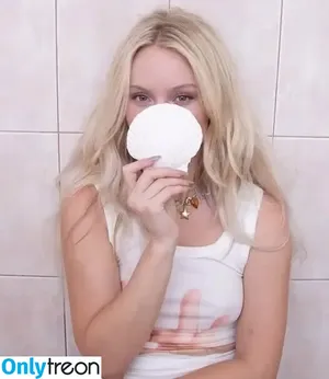 Zara Larsson / zaralarsson nude photo #1600