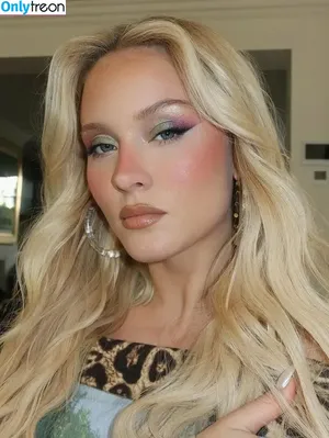 Zara Larsson / zaralarsson nude photo #1608