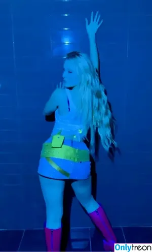 Zara Larsson / zaralarsson nude photo #1668