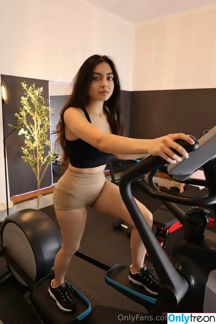 zaradar.tv nude photo #0065 (zara.darz)