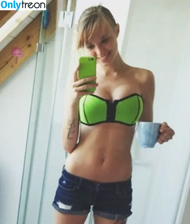 Zauberpony nude photo #0059 (Zauberponyy / ke.equilife)