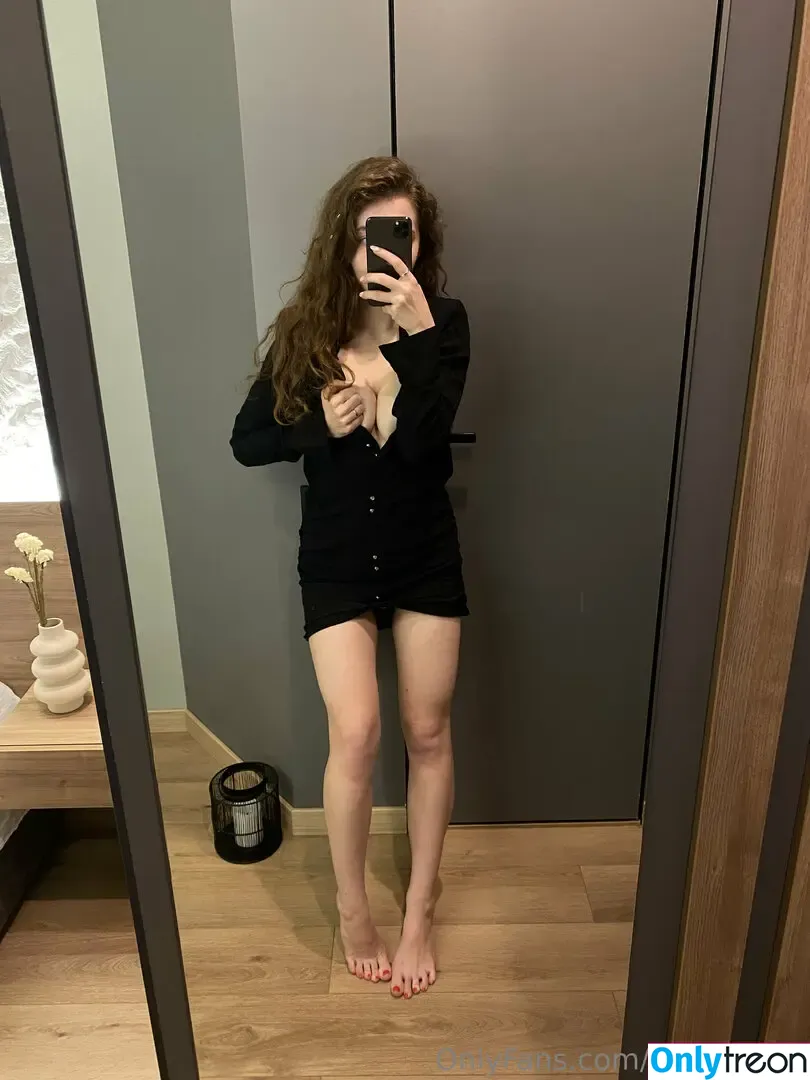 zeldablanc nude photo #0002 (sweetsforzelda / thisisthezen)