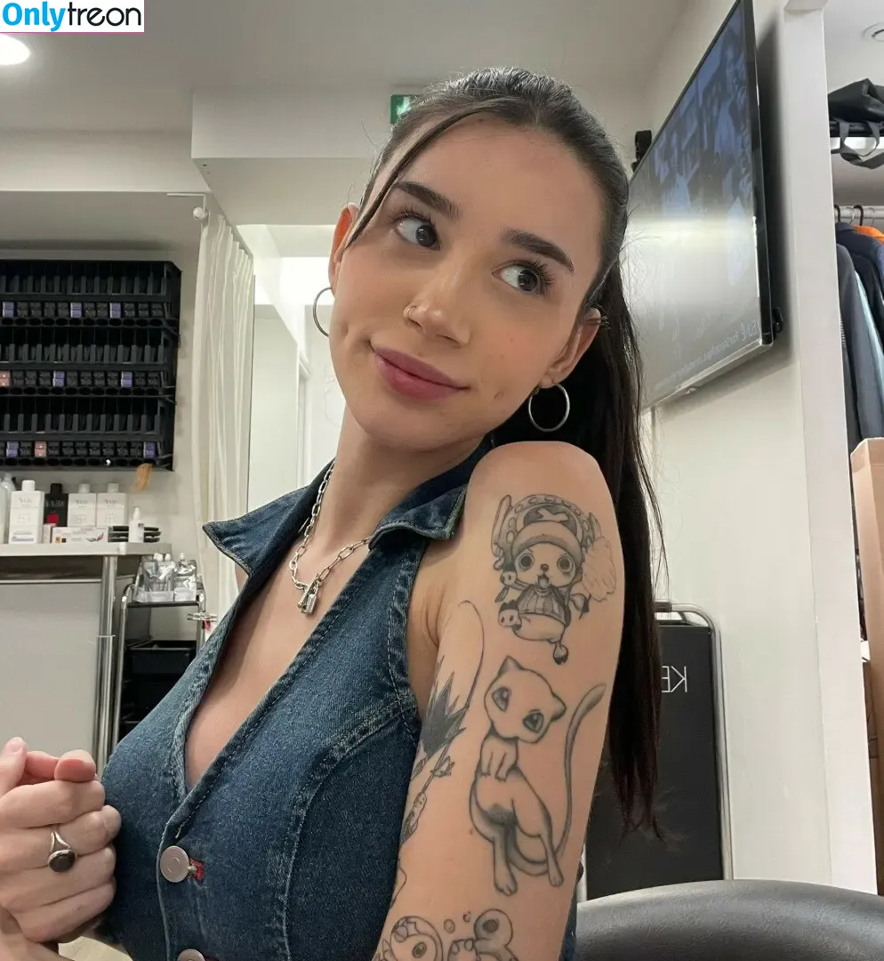 Zeliahxo nude photo #0136 (Female alien / zeliahxo_)