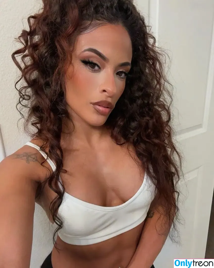 Zelina Vega nude photo #1290 ( / Thea Trinidad / zelinavegawwe)
