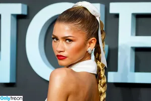 Zendaya nude photo #1799