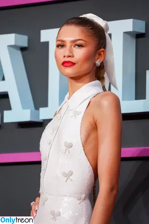Zendaya nude photo #1808