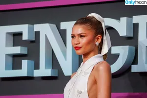 Zendaya nude photo #1813