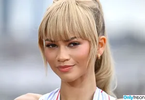 Zendaya nude photo #1873