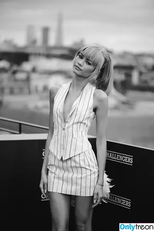 Zendaya nude photo #1882