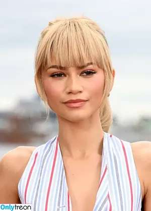 Zendaya nude photo #1887