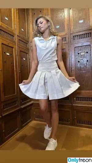 Zendaya nude photo #1895