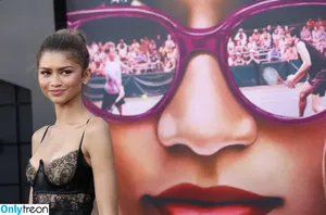 Zendaya nude photo #2001