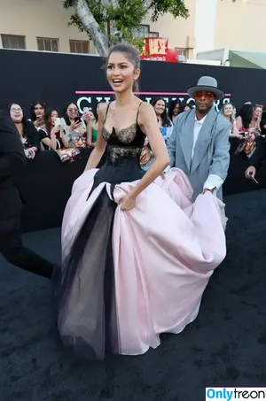 Zendaya nude photo #2023