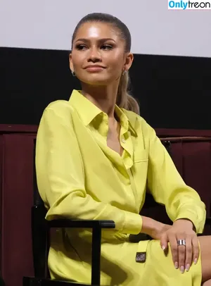 Zendaya nude photo #2039