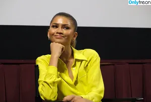 Zendaya nude photo #2042