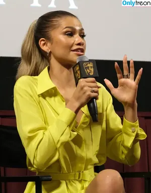 Zendaya nude photo #2044