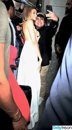 Zendaya nude photo #2112