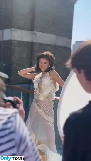 Zendaya nude photo #2146