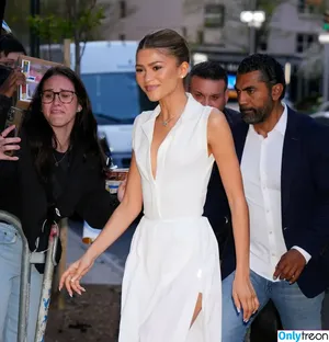 Zendaya nude photo #2151