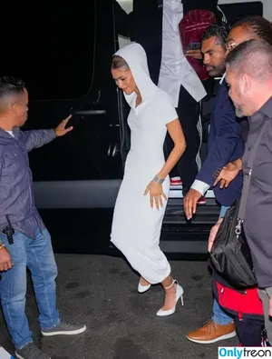 Zendaya nude photo #2157