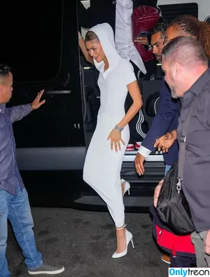 Zendaya nude photo #2159