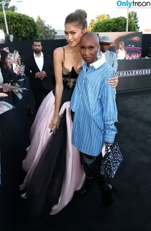 Zendaya nude photo #2215