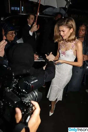 Zendaya nude photo #2286