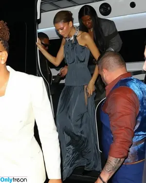 Zendaya nude photo #2328