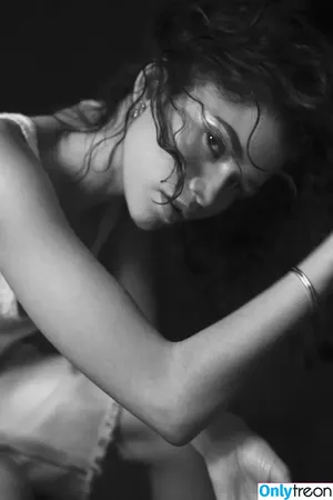 Zendaya nude photo #2347