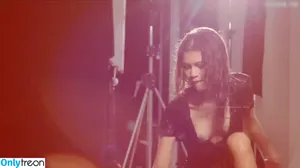 Zendaya nude photo #2361