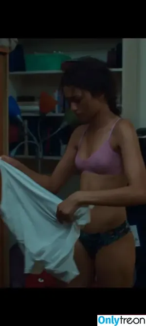 Zendaya nude photo #2437