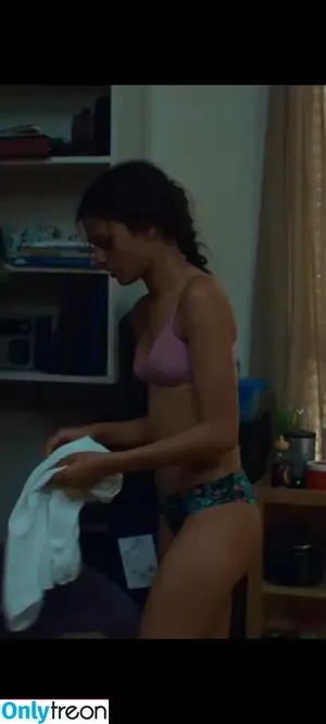 Zendaya nude photo #2440