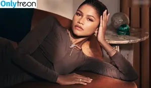 Zendaya nude photo #2476