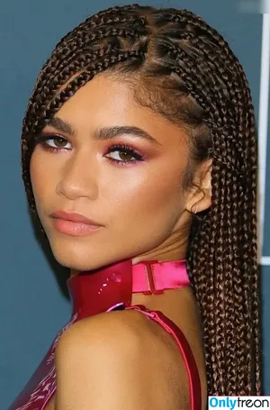 Zendaya nude photo #2487