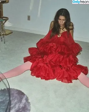 Zendaya nude photo #2494