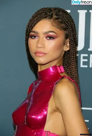 Zendaya nude photo #2525