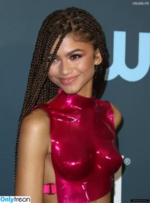Zendaya nude photo #2533