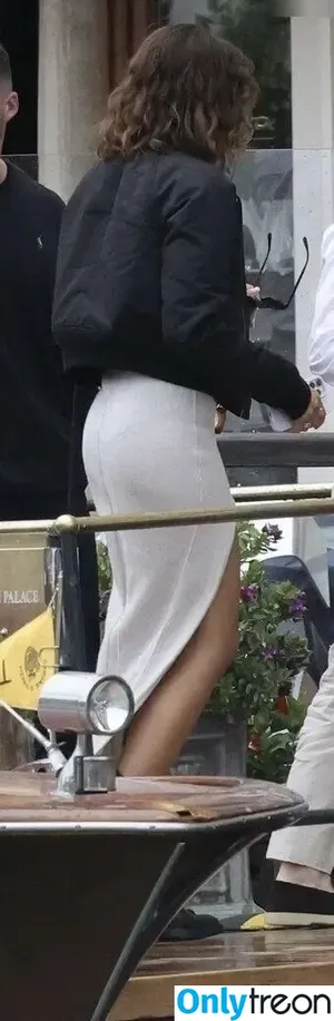 Zendaya nude photo #2550