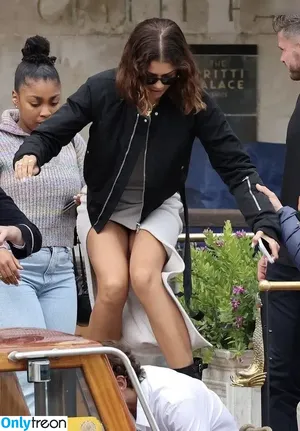 Zendaya nude photo #2552