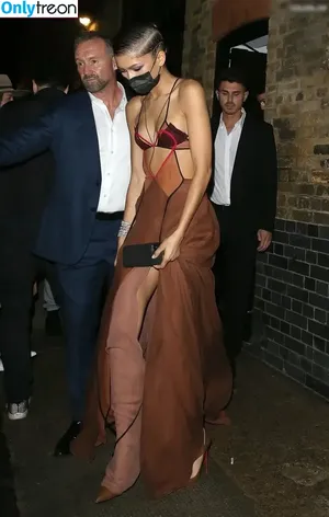 Zendaya nude photo #2557