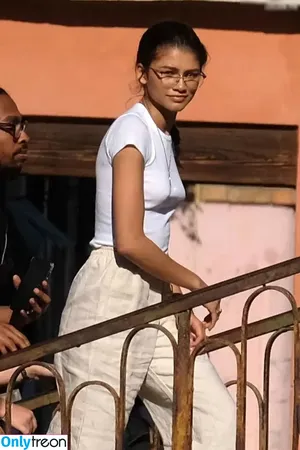 Zendaya nude photo #2563