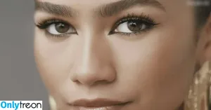 Zendaya nude photo #2602