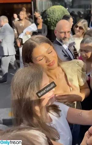 Zendaya nude photo #2631