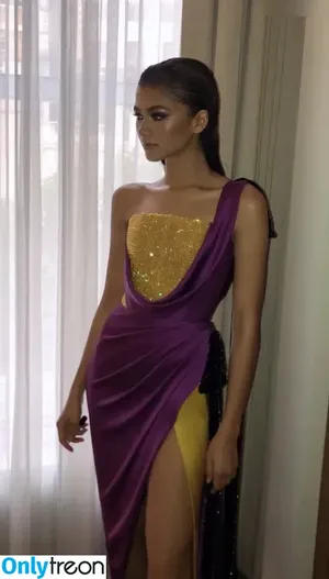 Zendaya nude photo #2681