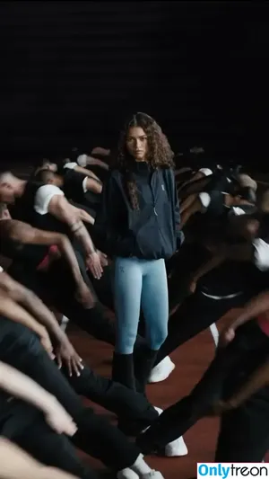 Zendaya nude photo #2687