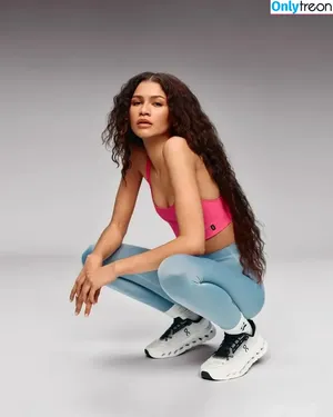 Zendaya nude photo #2691