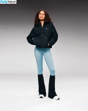 Zendaya nude photo #2692